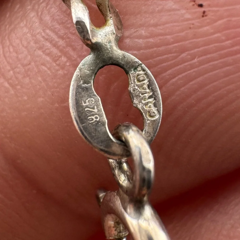 925 Sterling Silver this stunning